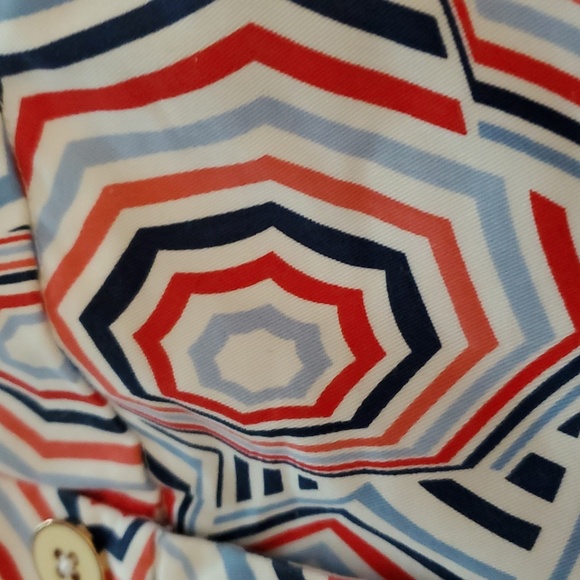 🚫 CROWN & IVY Womens Shelby Chino Shorts Blue Red Umbrella Size 8 - Picture 6 of 6